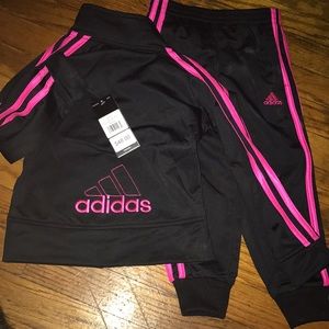 New ! Adidas Jogging Suit